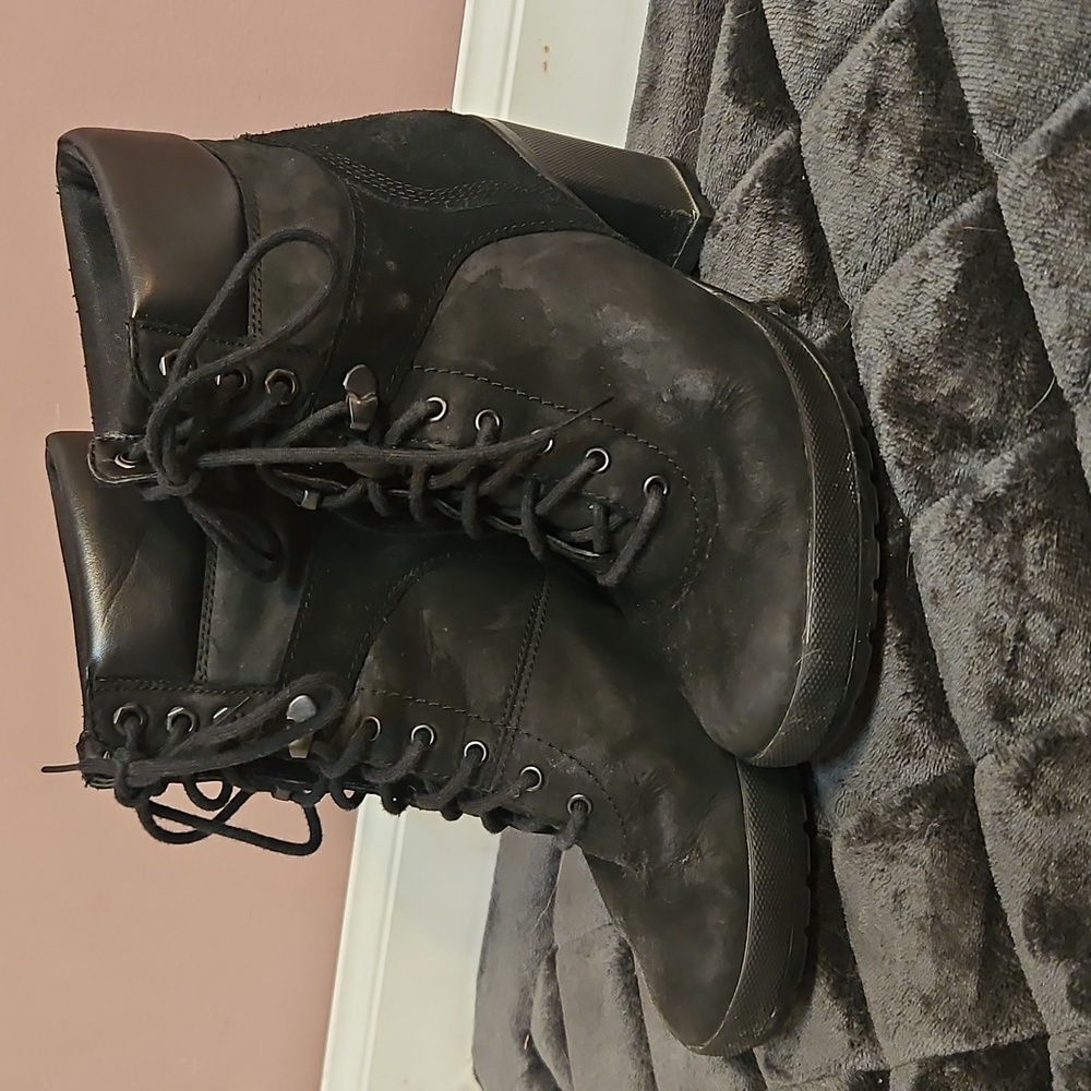 Black Timberland Lace-Up Ankle Boots